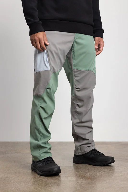 Classic Wide-Leg Pants for Vintage Look-686 Men's Anything Cargo Pant - Relaxed Fit