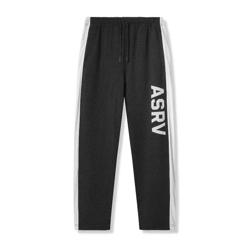 Relaxed Fit Jogger Pants for Athleisure-0957. Waffle Knit Relaxed Sweatpant - Black/White