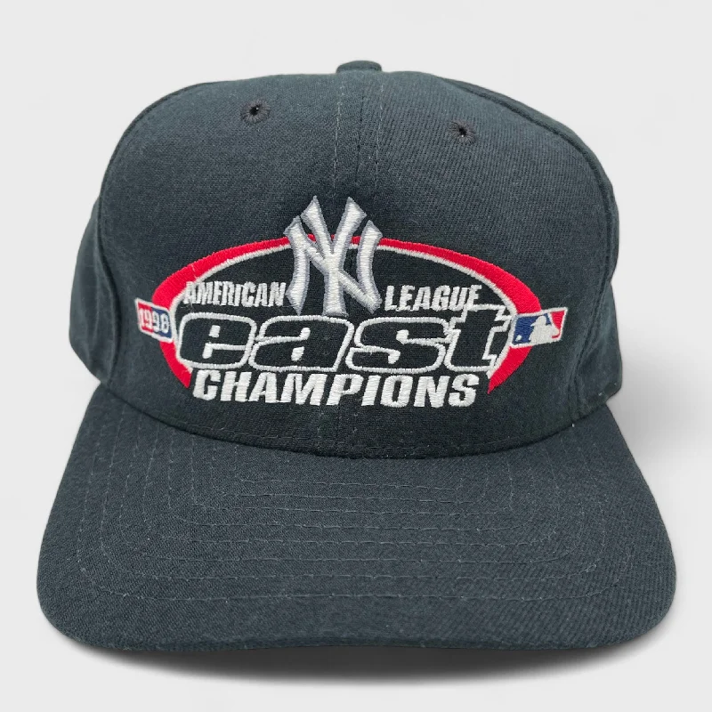 Stylish Baseball Cap for Everyday Wear-Vintage 1998 New York Yankees American League East Champions Snapback Hat